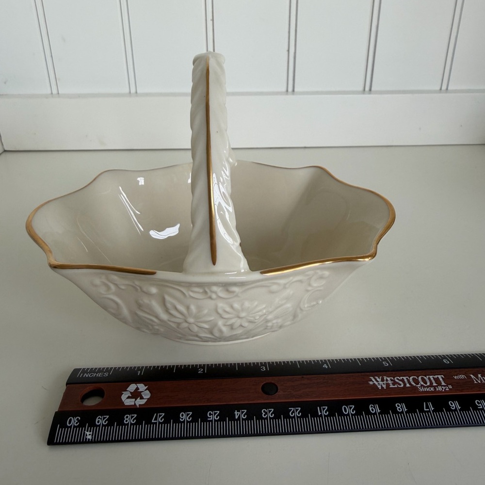 Lenox Cream Basket with Gold Accent